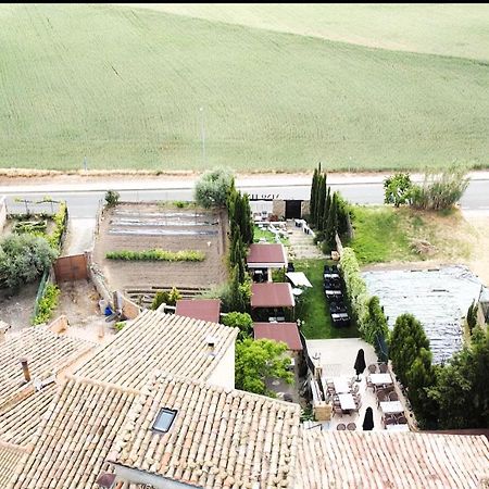 Apartamentos Vino Tinto Y Restaurante Tomate Rosa Adahuesca Dış mekan fotoğraf