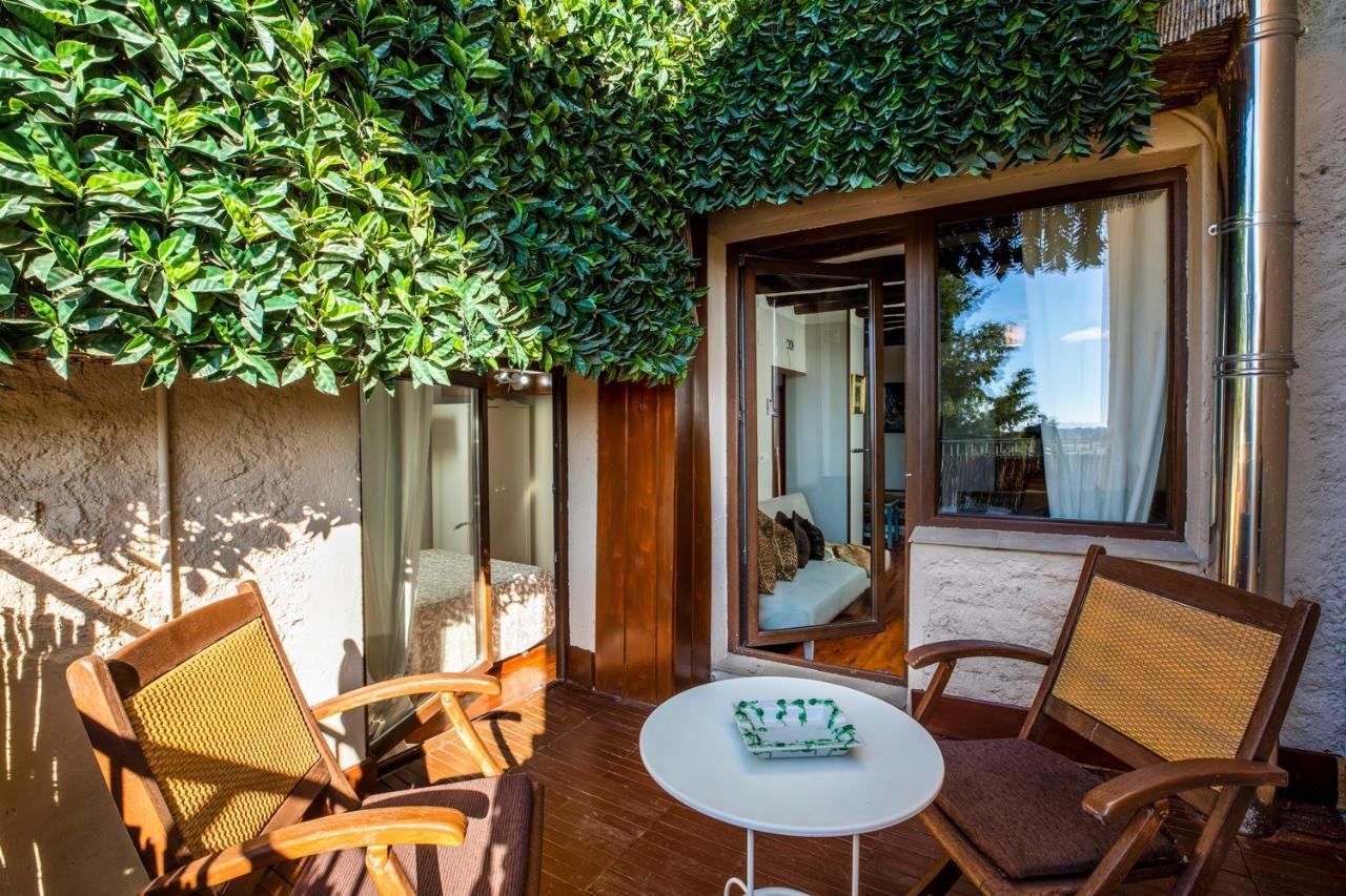 Apartamentos Vino Tinto Y Restaurante Tomate Rosa Adahuesca Dış mekan fotoğraf