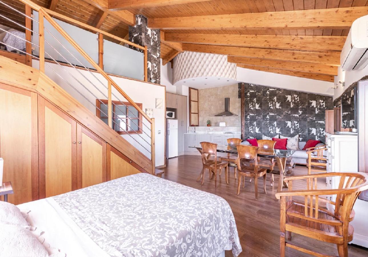 Apartamentos Vino Tinto Y Restaurante Tomate Rosa Adahuesca Dış mekan fotoğraf