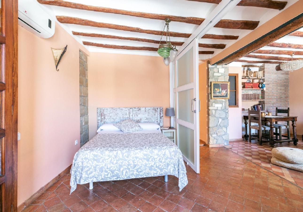 Apartamentos Vino Tinto Y Restaurante Tomate Rosa Adahuesca Dış mekan fotoğraf
