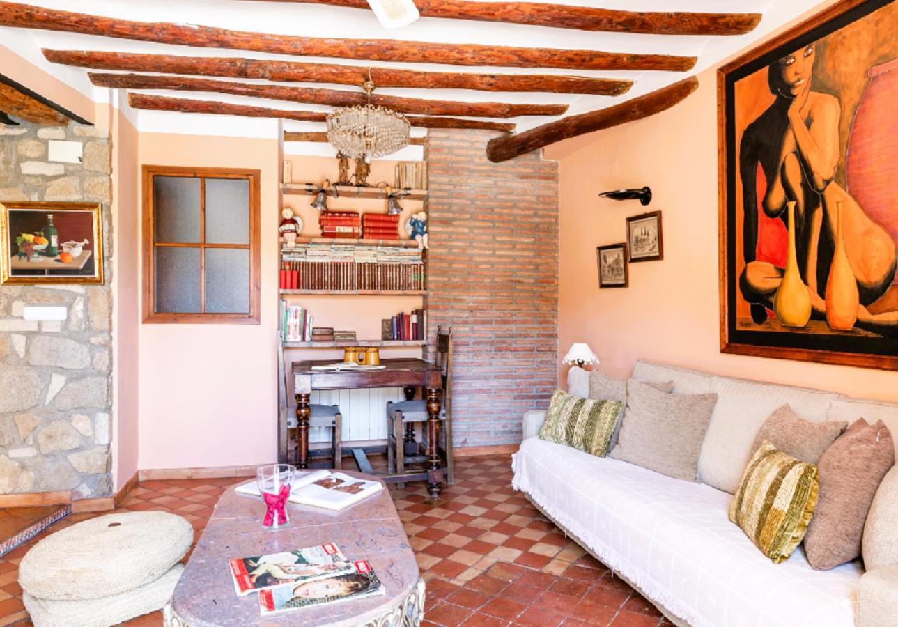 Apartamentos Vino Tinto Y Restaurante Tomate Rosa Adahuesca Dış mekan fotoğraf